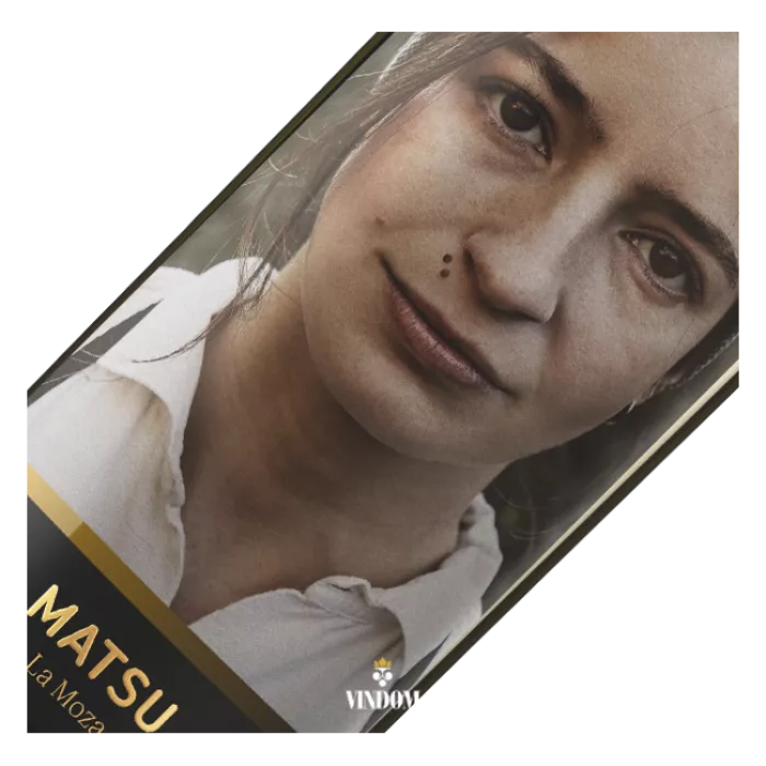 Matsu La Moza Blanco Toro